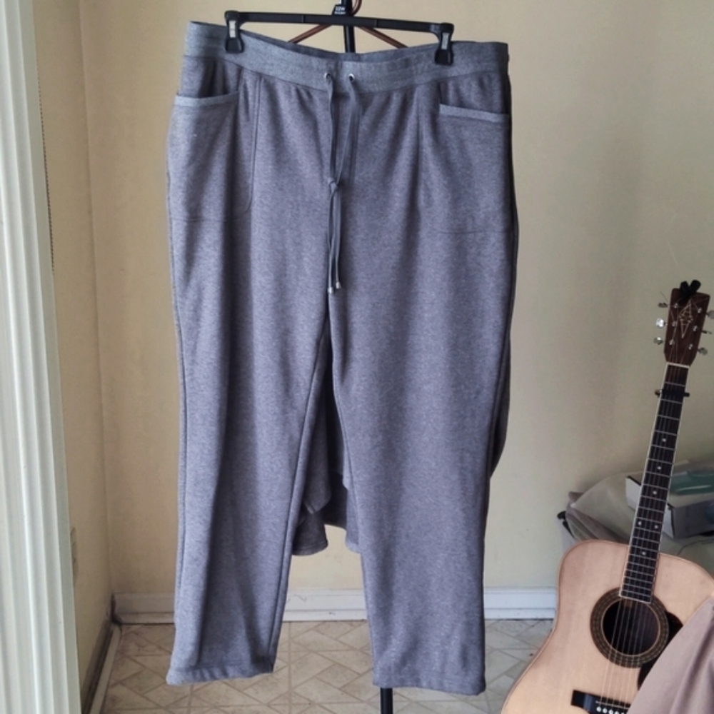 Woman's plus size sweat pants 👍